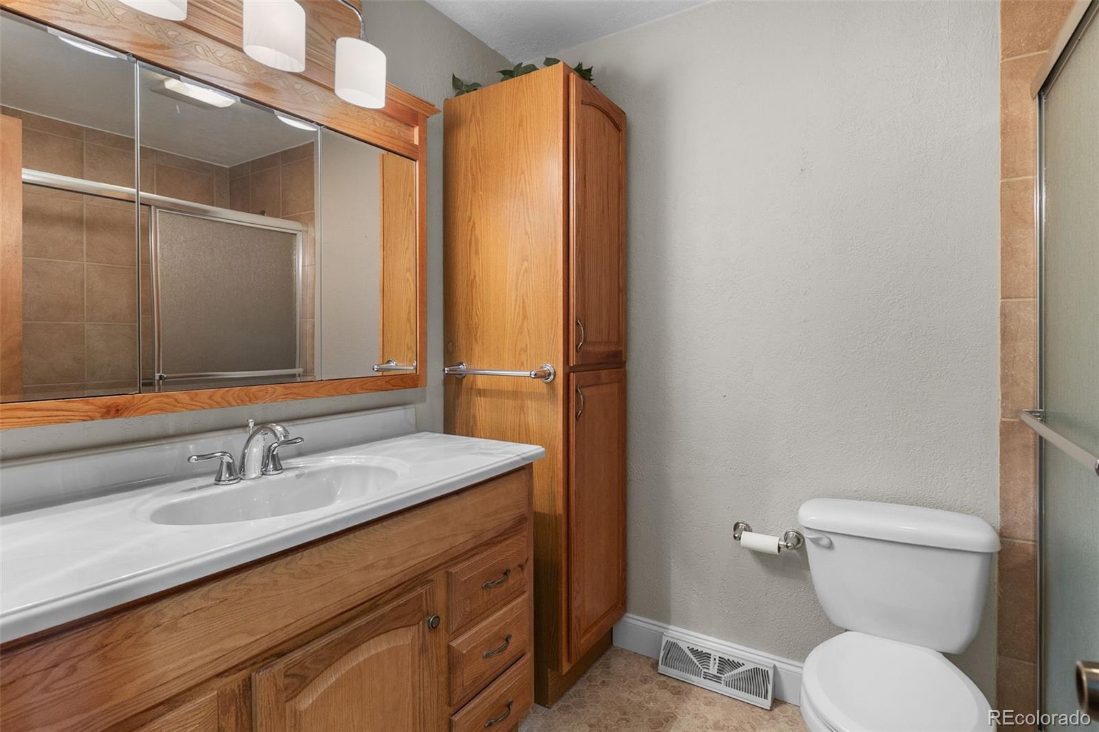 MLS Image #22 for 2765 s pierce street,denver, Colorado