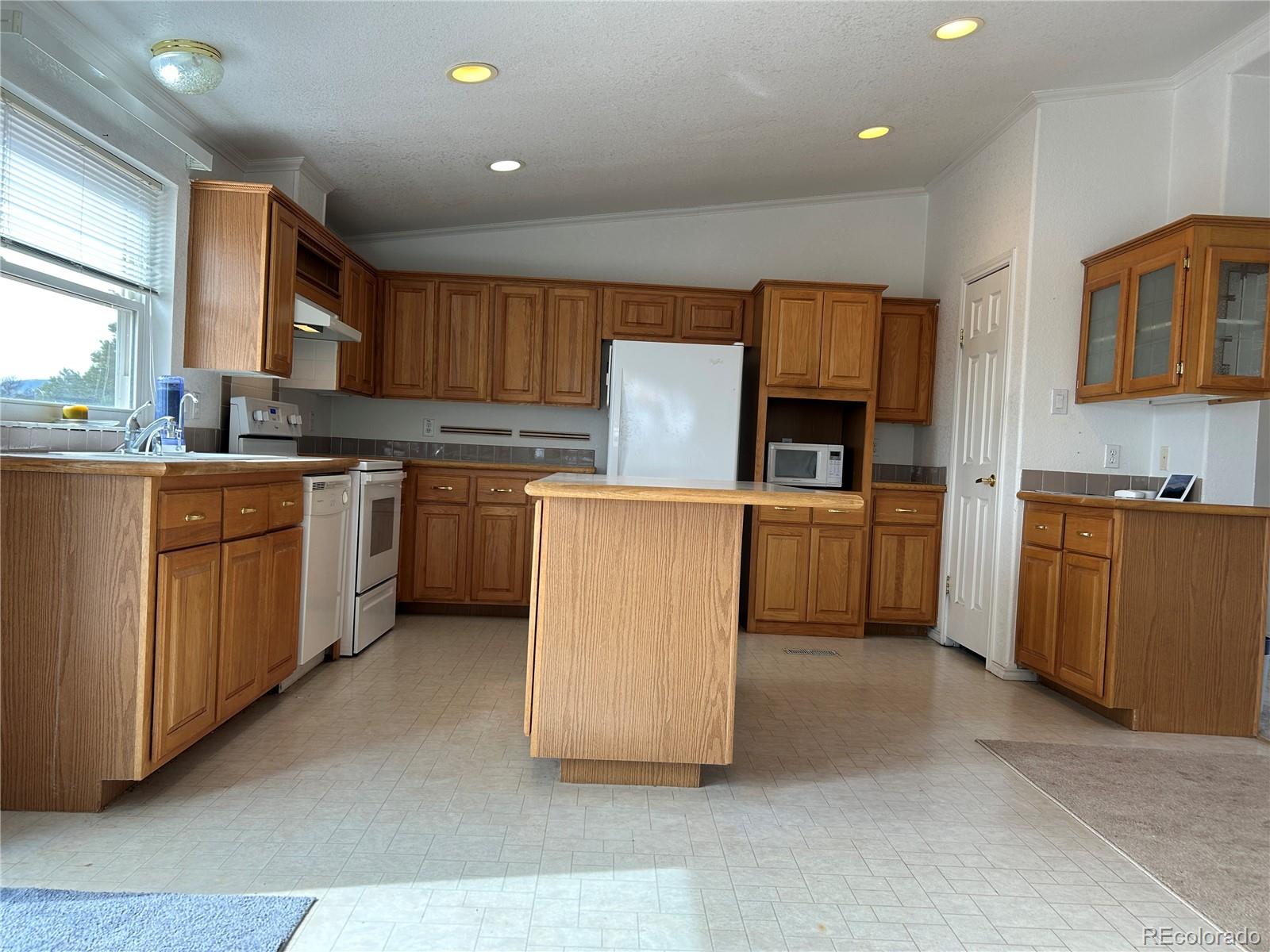 MLS Image #43 for 536  seneca circle,walsenburg, Colorado