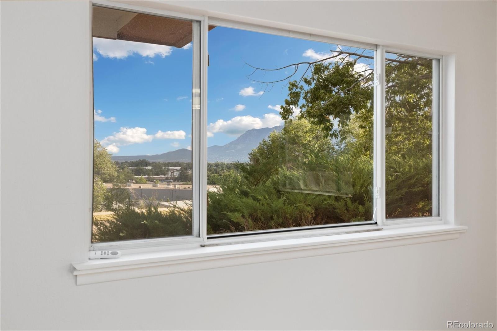 MLS Image #7 for 3102 e san miguel street,colorado springs, Colorado