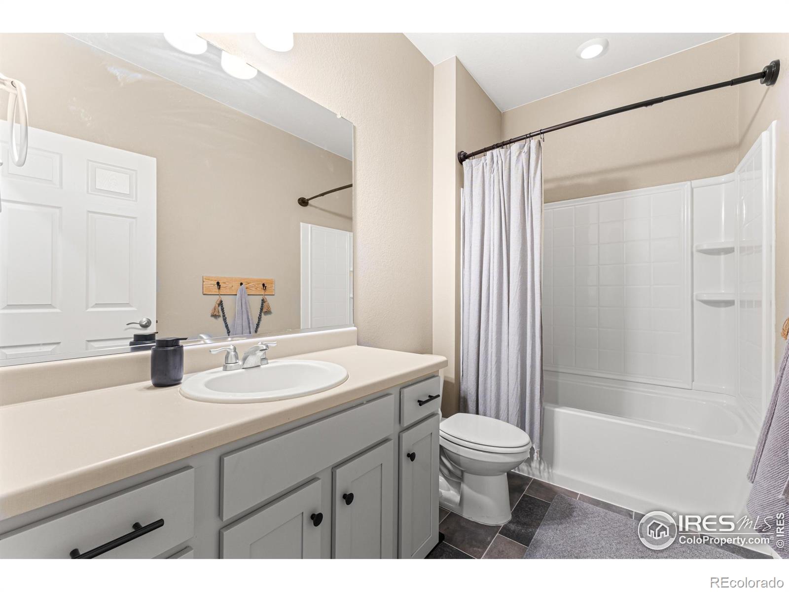 MLS Image #18 for 999  longs peak avenue,berthoud, Colorado