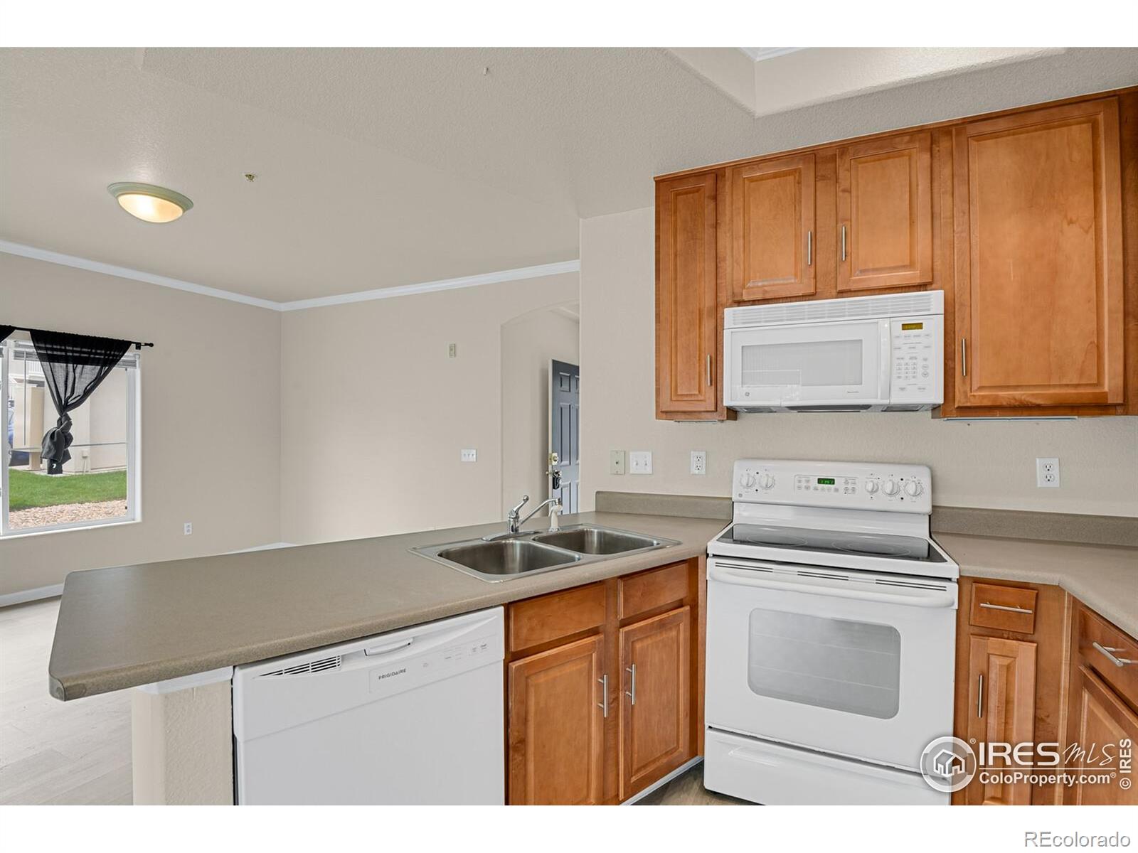 MLS Image #7 for 1801 s dunkirk street,aurora, Colorado