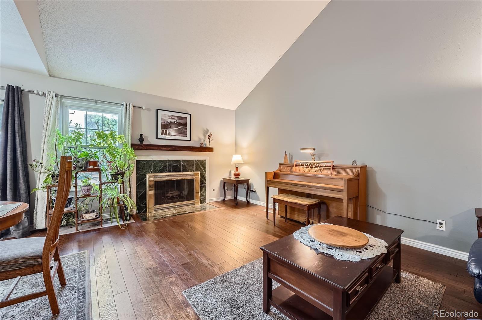 MLS Image #2 for 2558 s vaughn way,aurora, Colorado