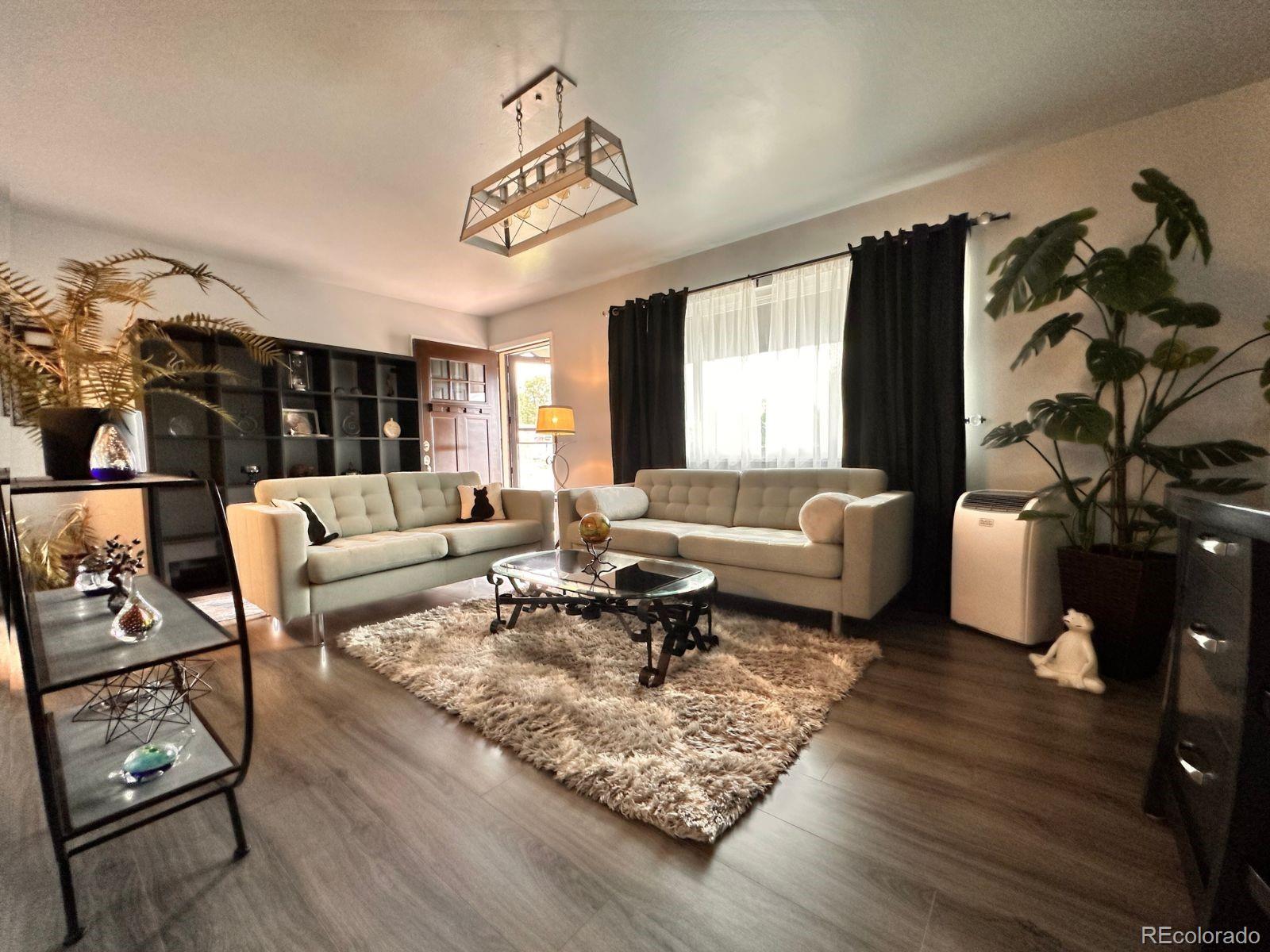 MLS Image #4 for 1081  elmwood lane,denver, Colorado