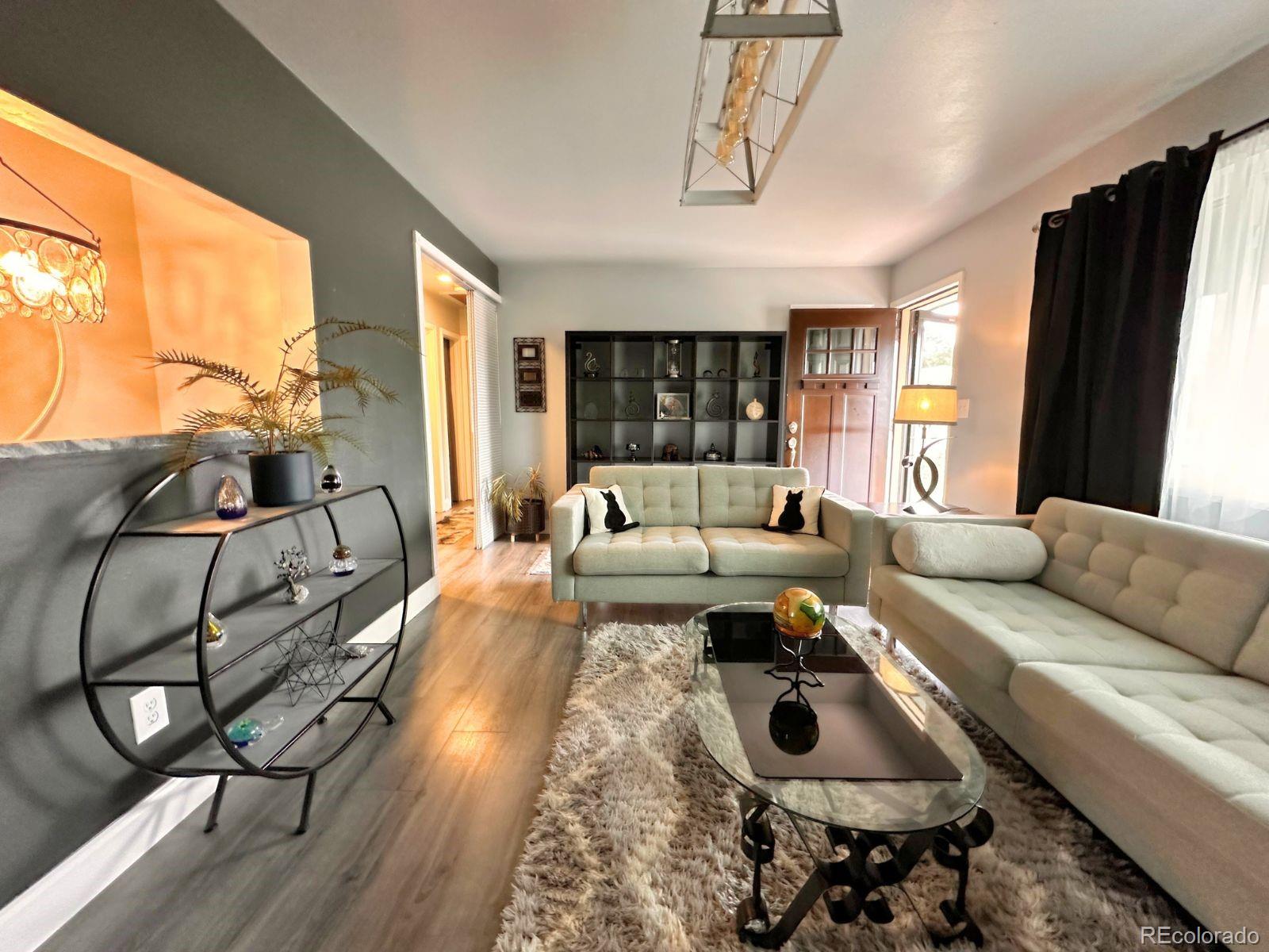 MLS Image #5 for 1081  elmwood lane,denver, Colorado