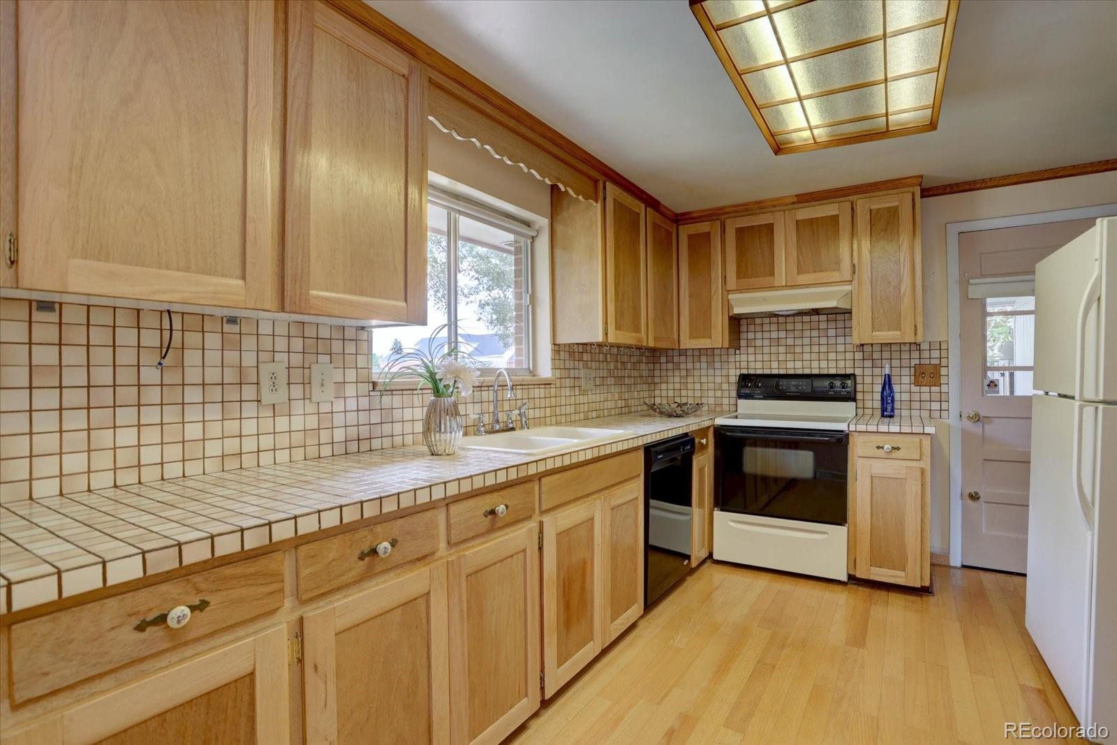 MLS Image #6 for 9145  grandview avenue,arvada, Colorado