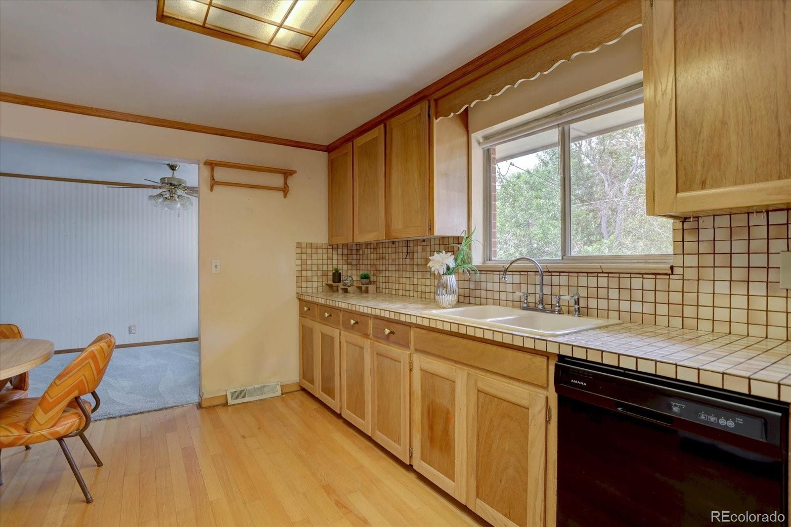 MLS Image #8 for 9145  grandview avenue,arvada, Colorado
