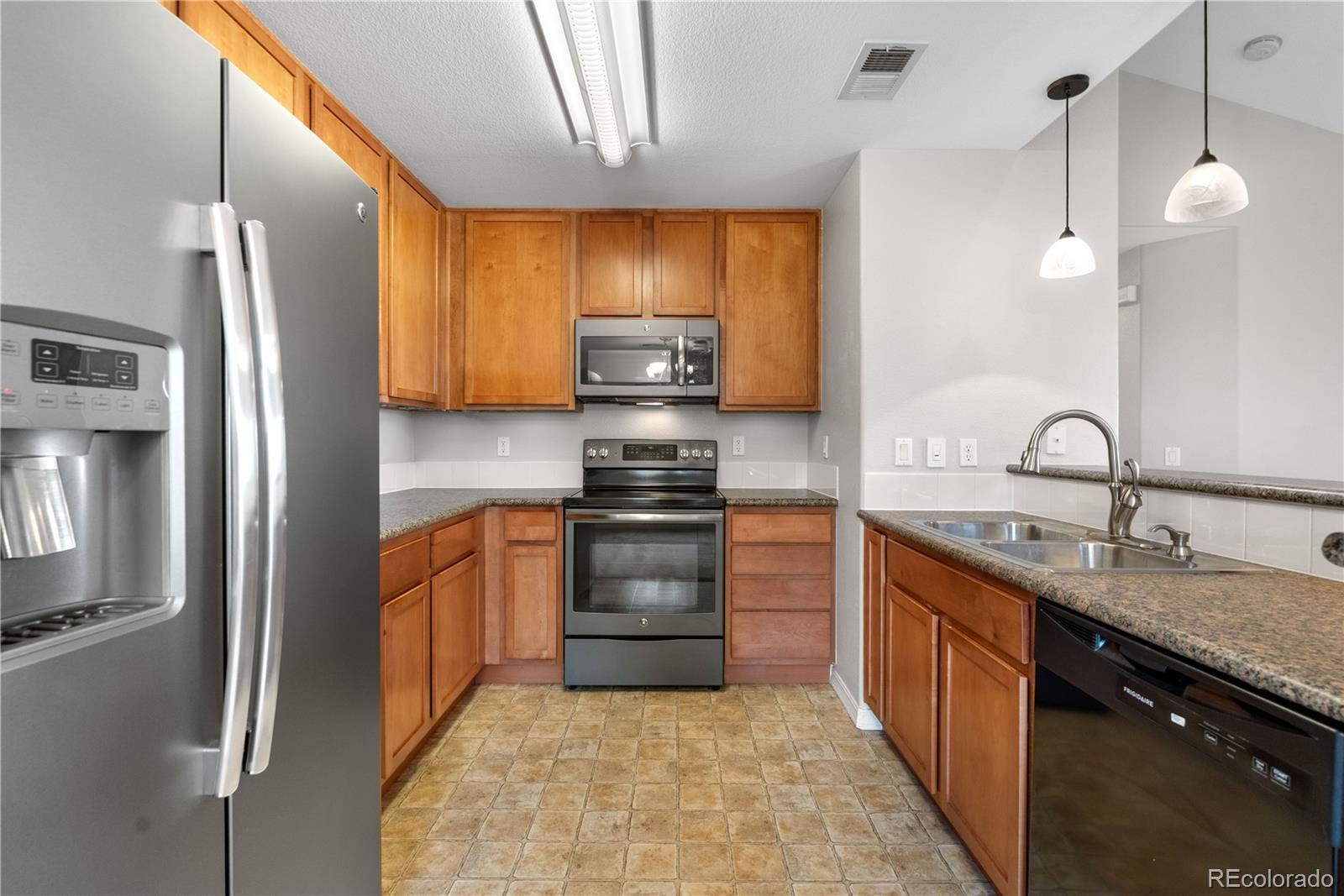 MLS Image #11 for 23400 e 5th drive,aurora, Colorado