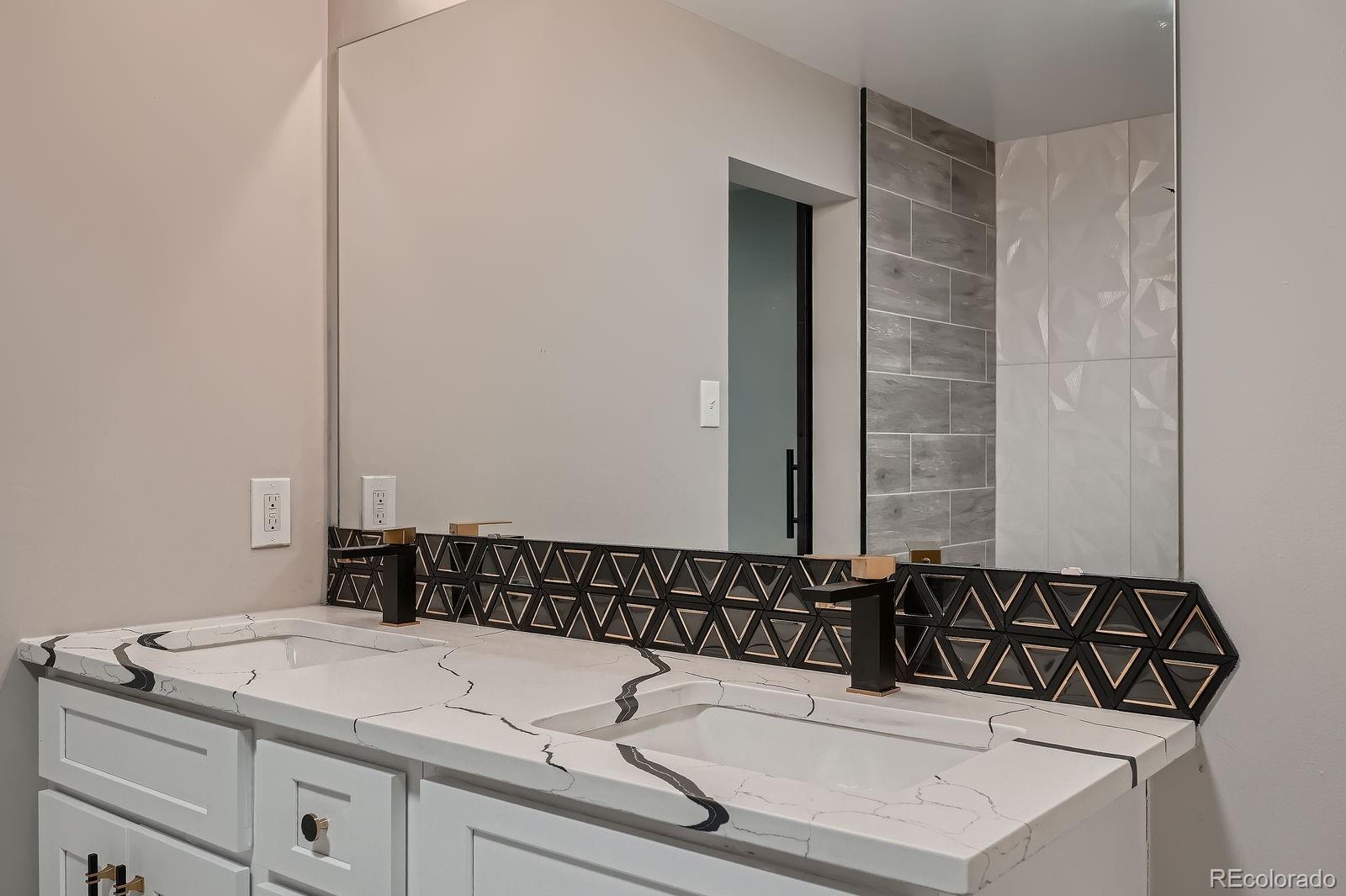 MLS Image #23 for 3632  leyden street,denver, Colorado
