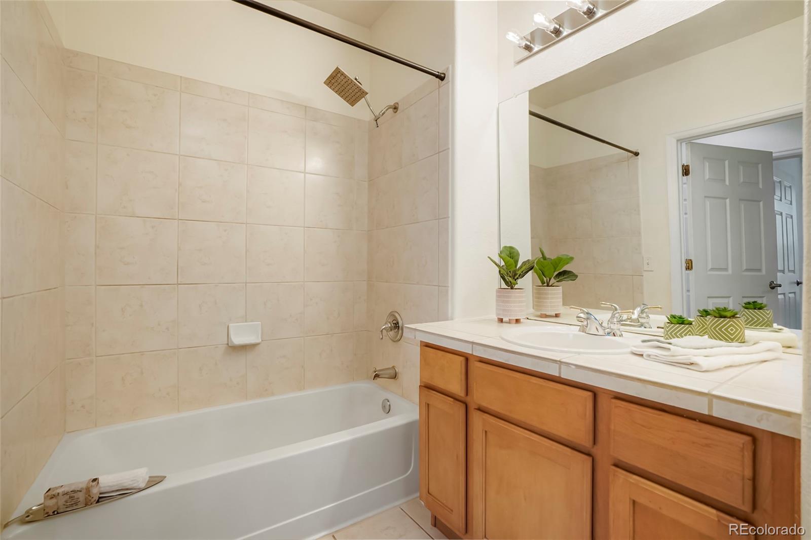 MLS Image #16 for 2448  syracuse street,denver, Colorado