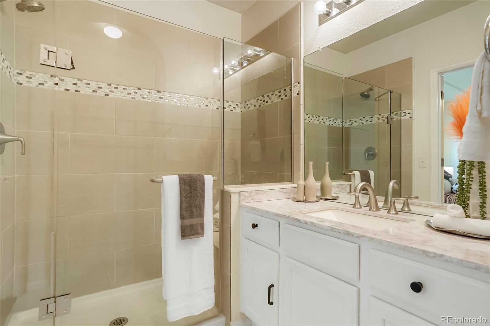 MLS Image #20 for 2448  syracuse street,denver, Colorado