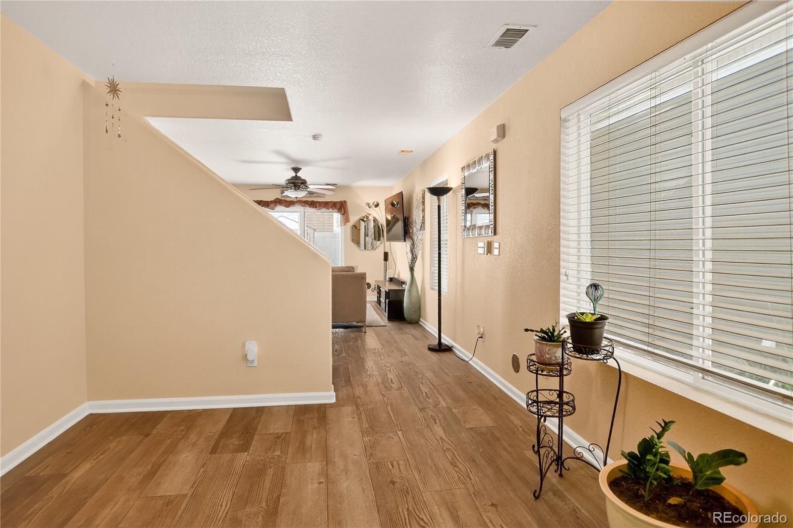 MLS Image #5 for 5564  gibraltar street,denver, Colorado