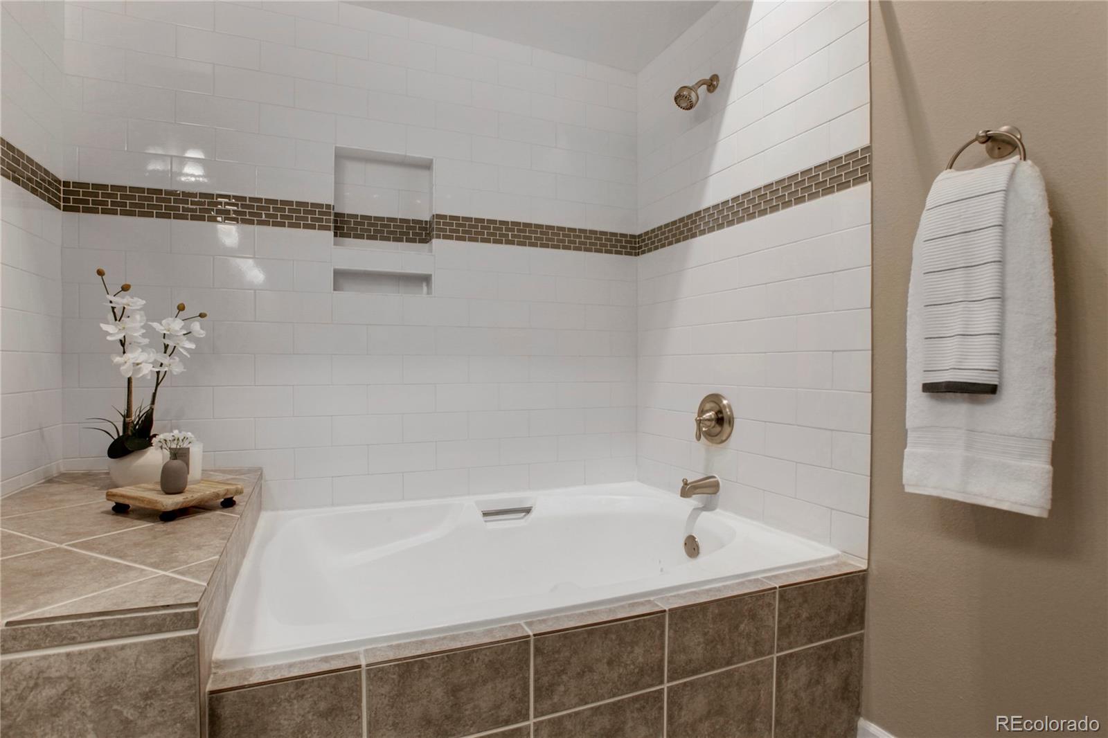 MLS Image #12 for 5555 e briarwood avenue,centennial, Colorado