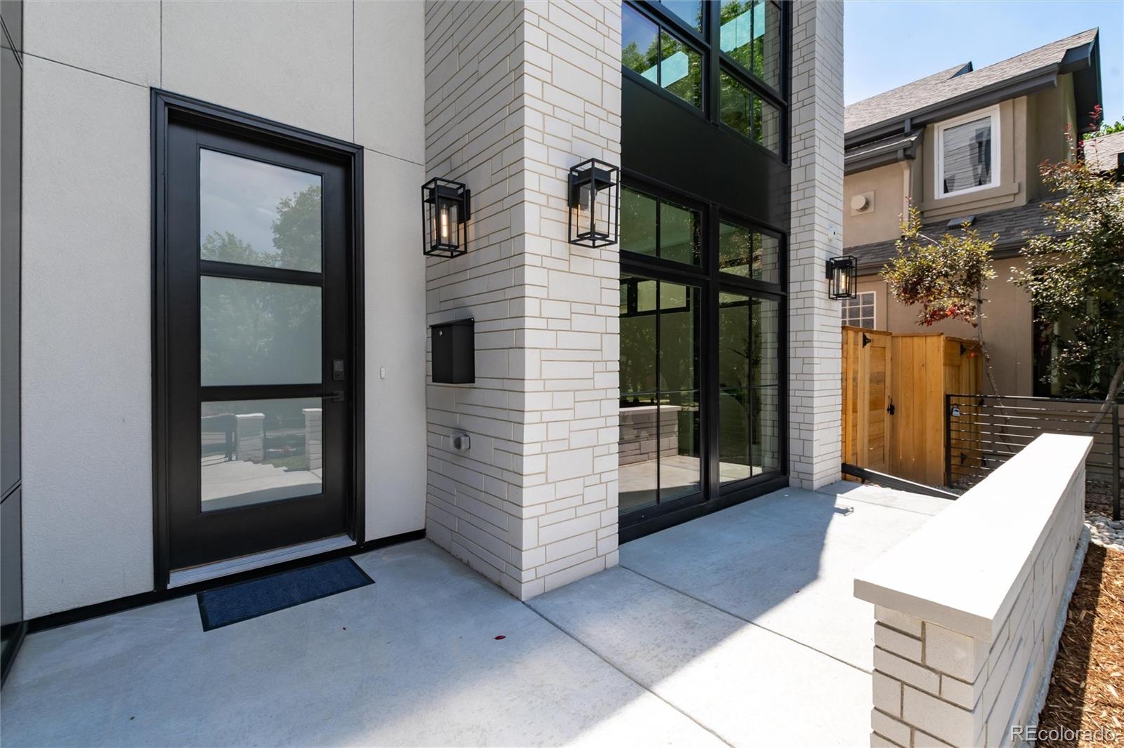 MLS Image #4 for 334  jackson street,denver, Colorado