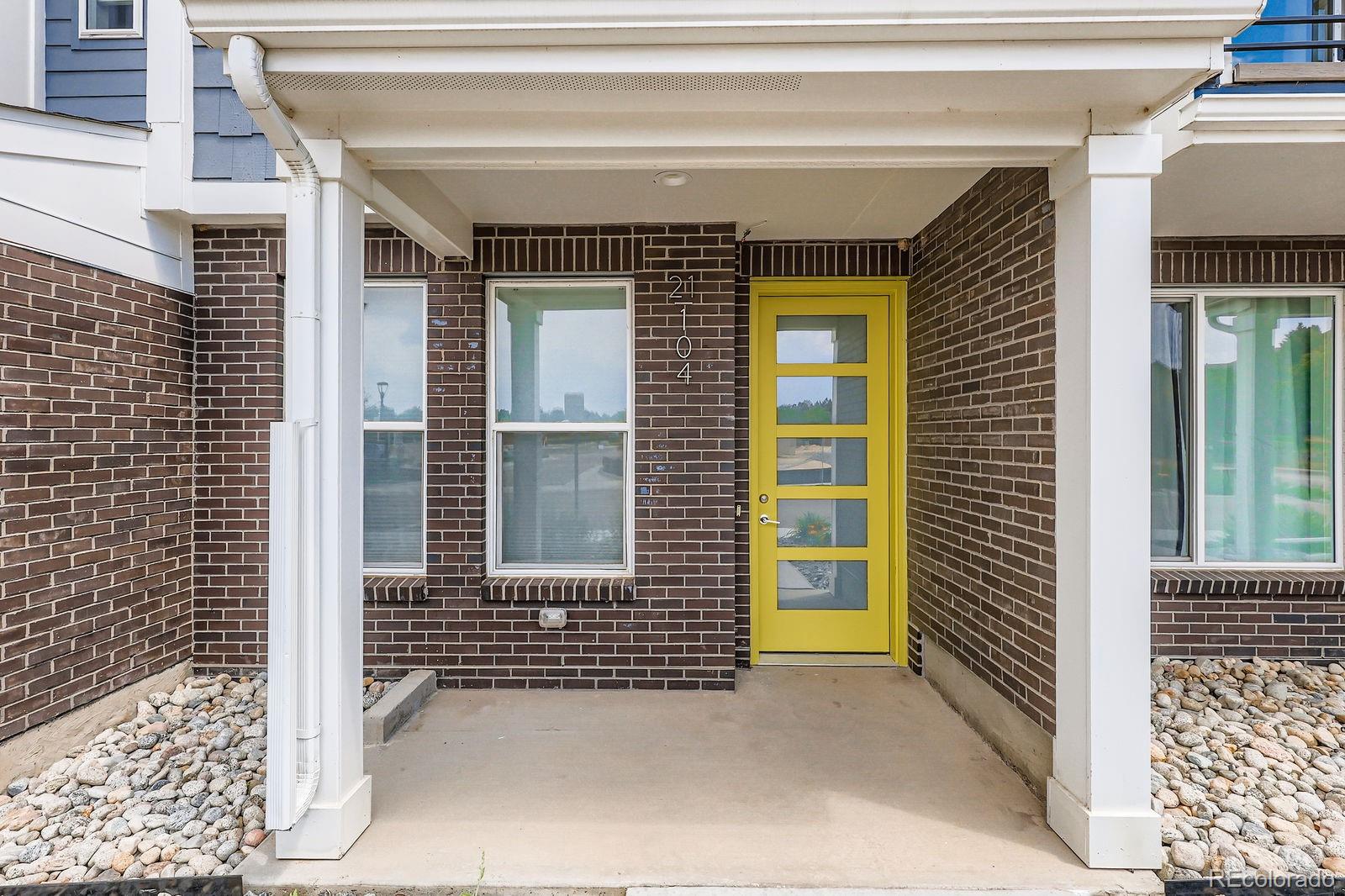 MLS Image #1 for 888 s valentia street,denver, Colorado