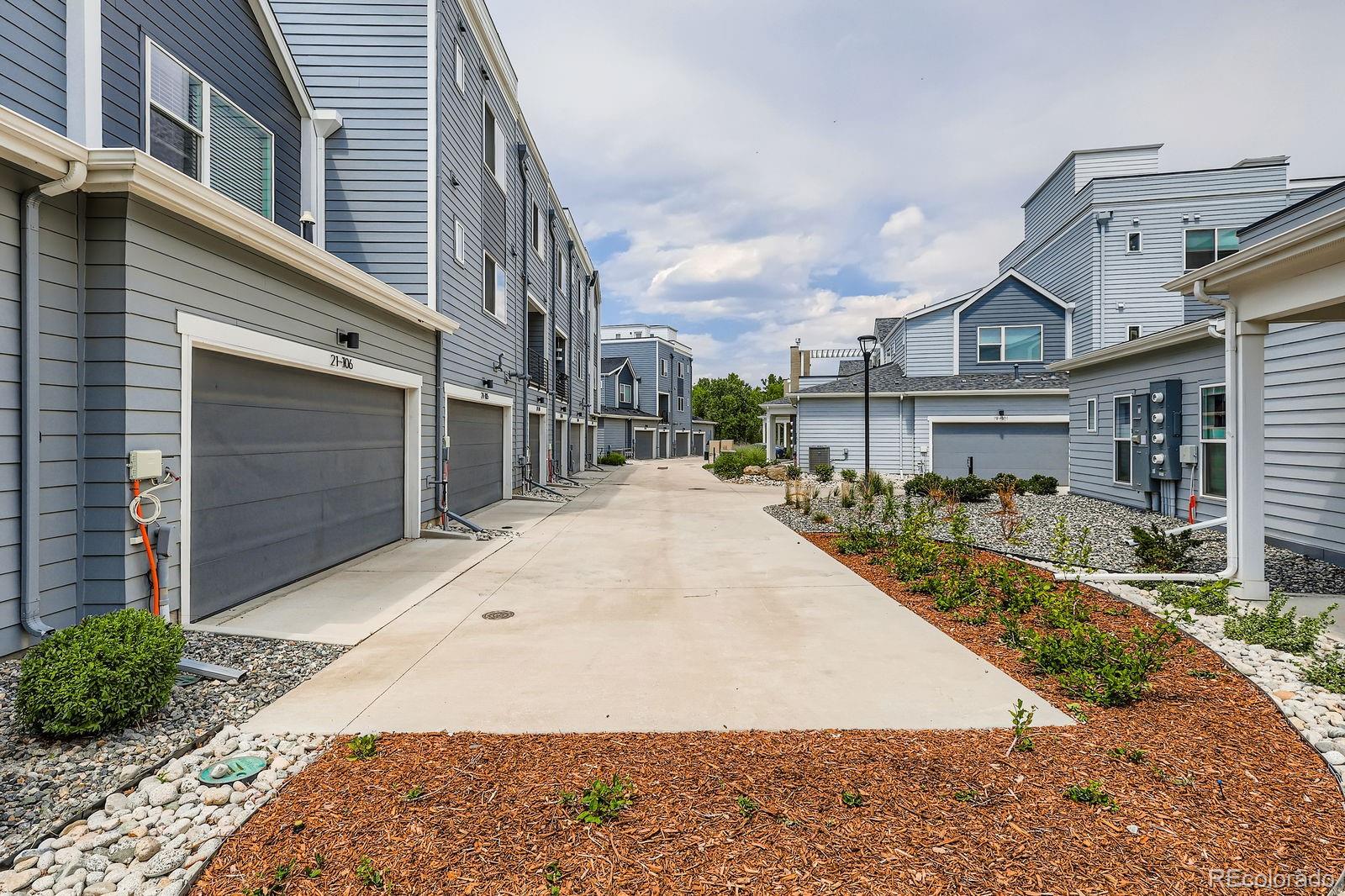 MLS Image #31 for 888 s valentia street,denver, Colorado