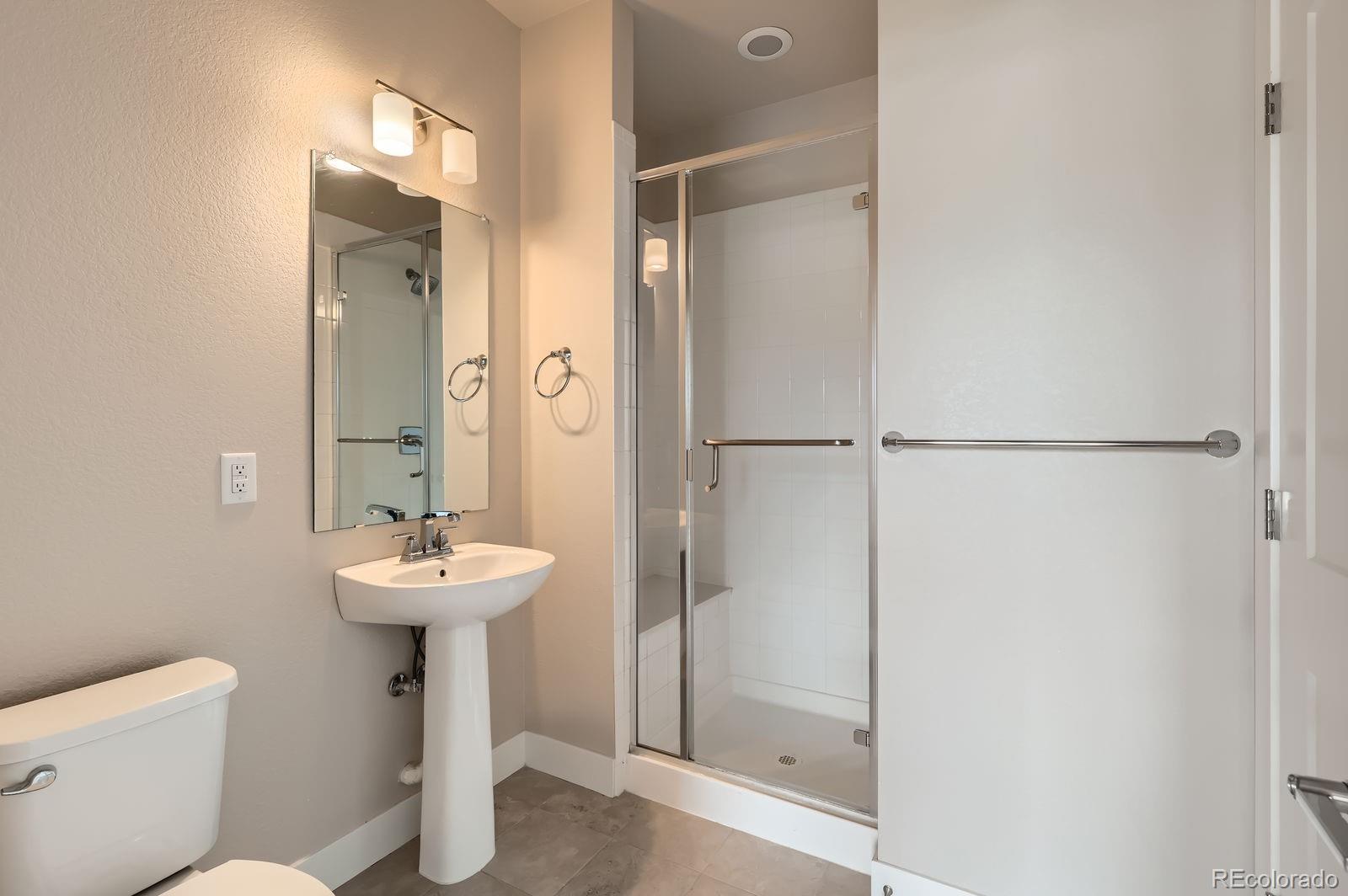 MLS Image #6 for 888 s valentia street,denver, Colorado