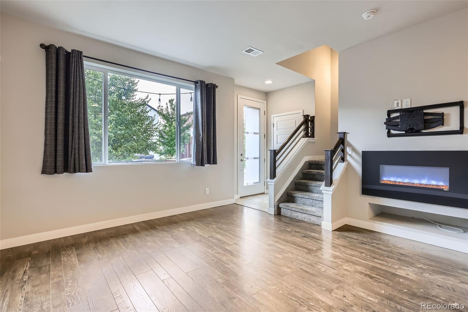 MLS Image #4 for 6757  warren drive,denver, Colorado