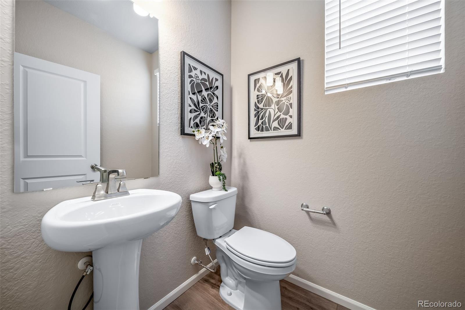 MLS Image #12 for 22362 e 39th avenue,aurora, Colorado