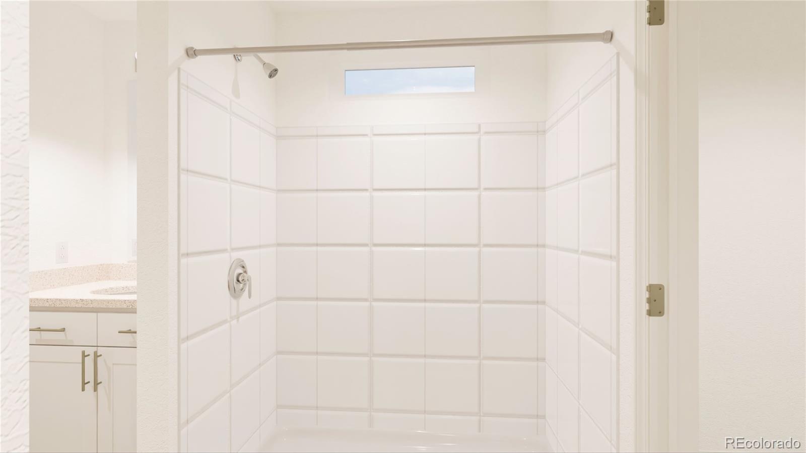 MLS Image #16 for 22364 e 39th avenue,aurora, Colorado