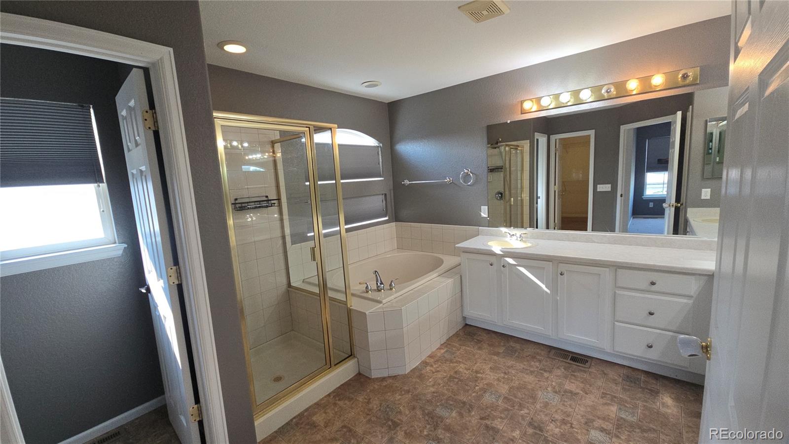 MLS Image #20 for 20864 e 49th avenue,denver, Colorado