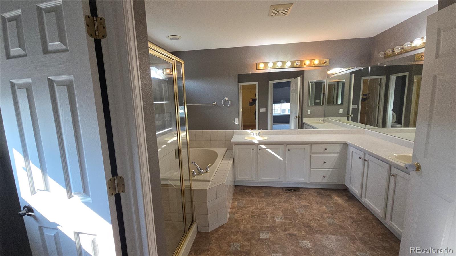 MLS Image #21 for 20864 e 49th avenue,denver, Colorado