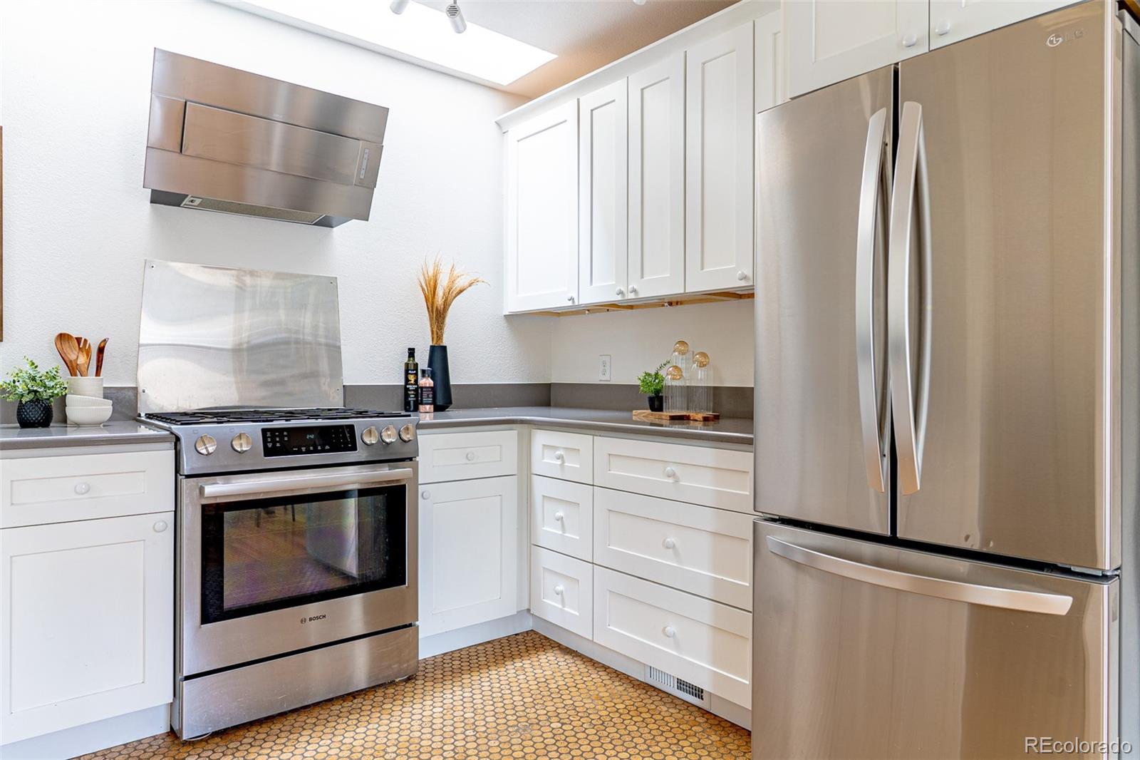 MLS Image #10 for 1732 n marion street,denver, Colorado
