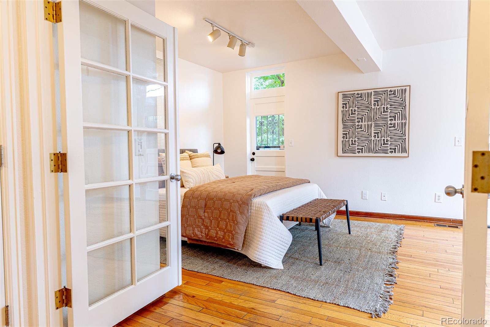 MLS Image #13 for 1732 n marion street,denver, Colorado