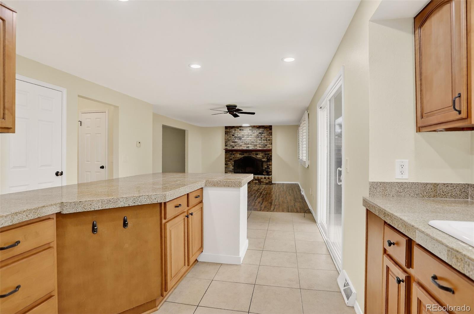 MLS Image #3 for 6976 s ammons street,littleton, Colorado