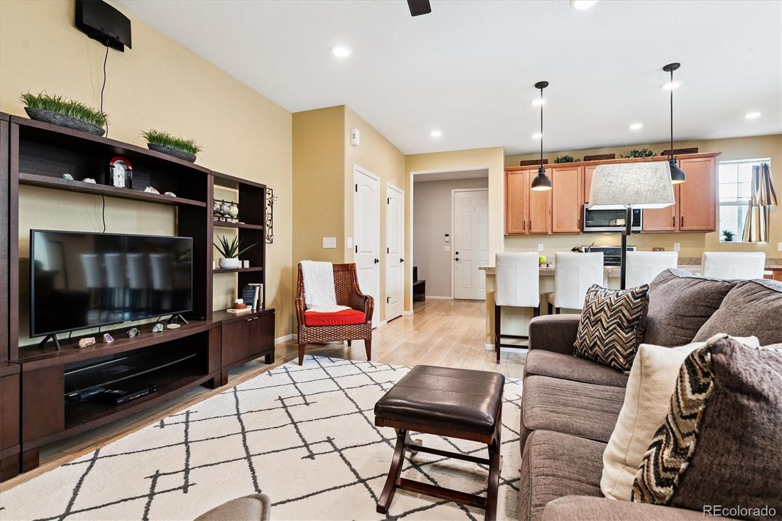 MLS Image #17 for 10159 e 25th drive,aurora, Colorado