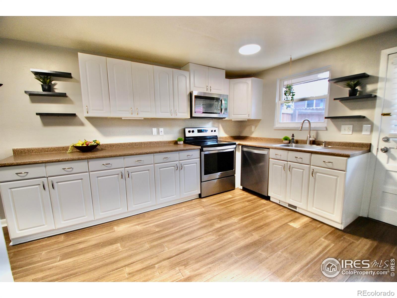 MLS Image #3 for 5808 s pearl street,centennial, Colorado