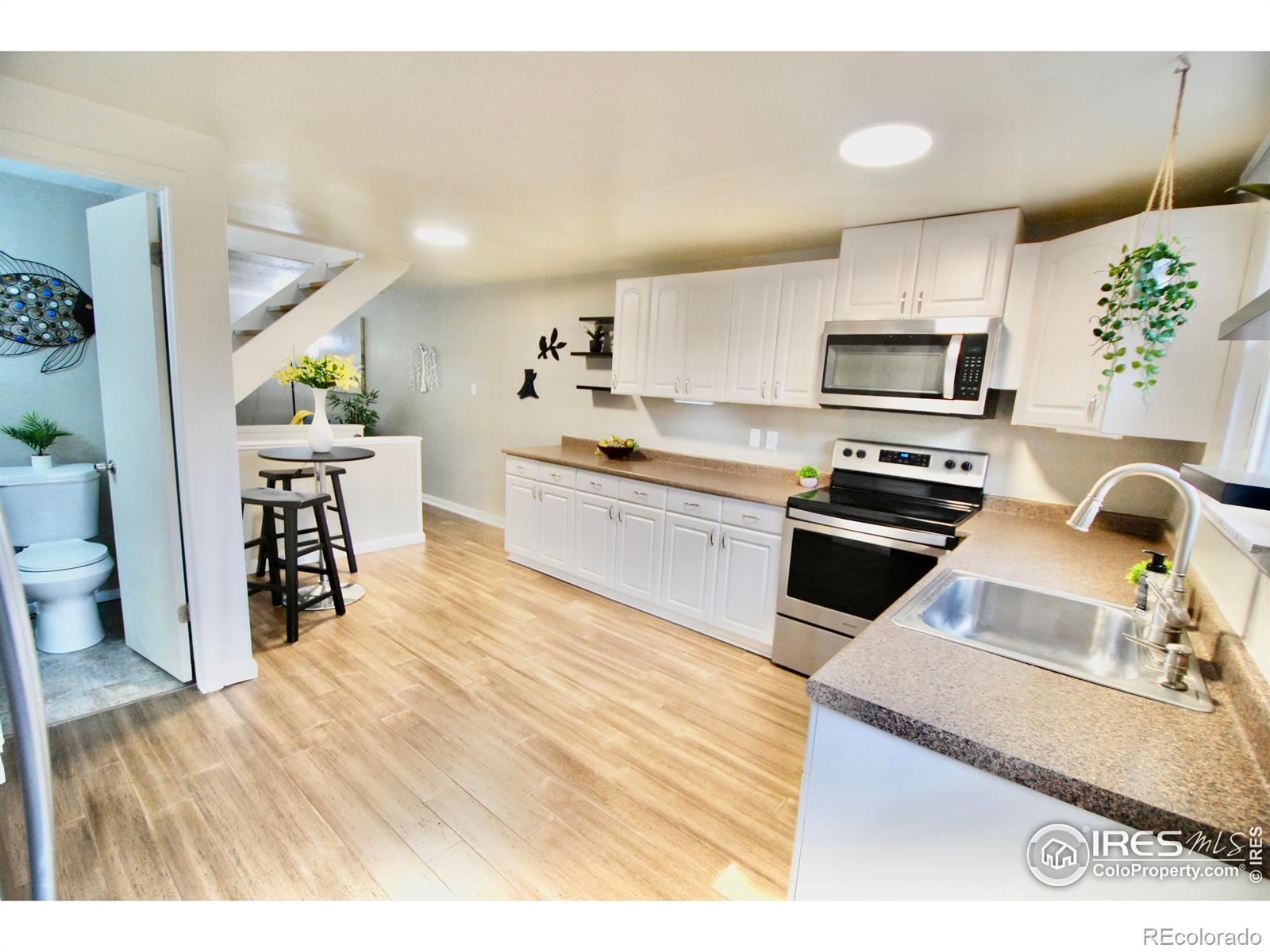 MLS Image #5 for 5808 s pearl street,centennial, Colorado