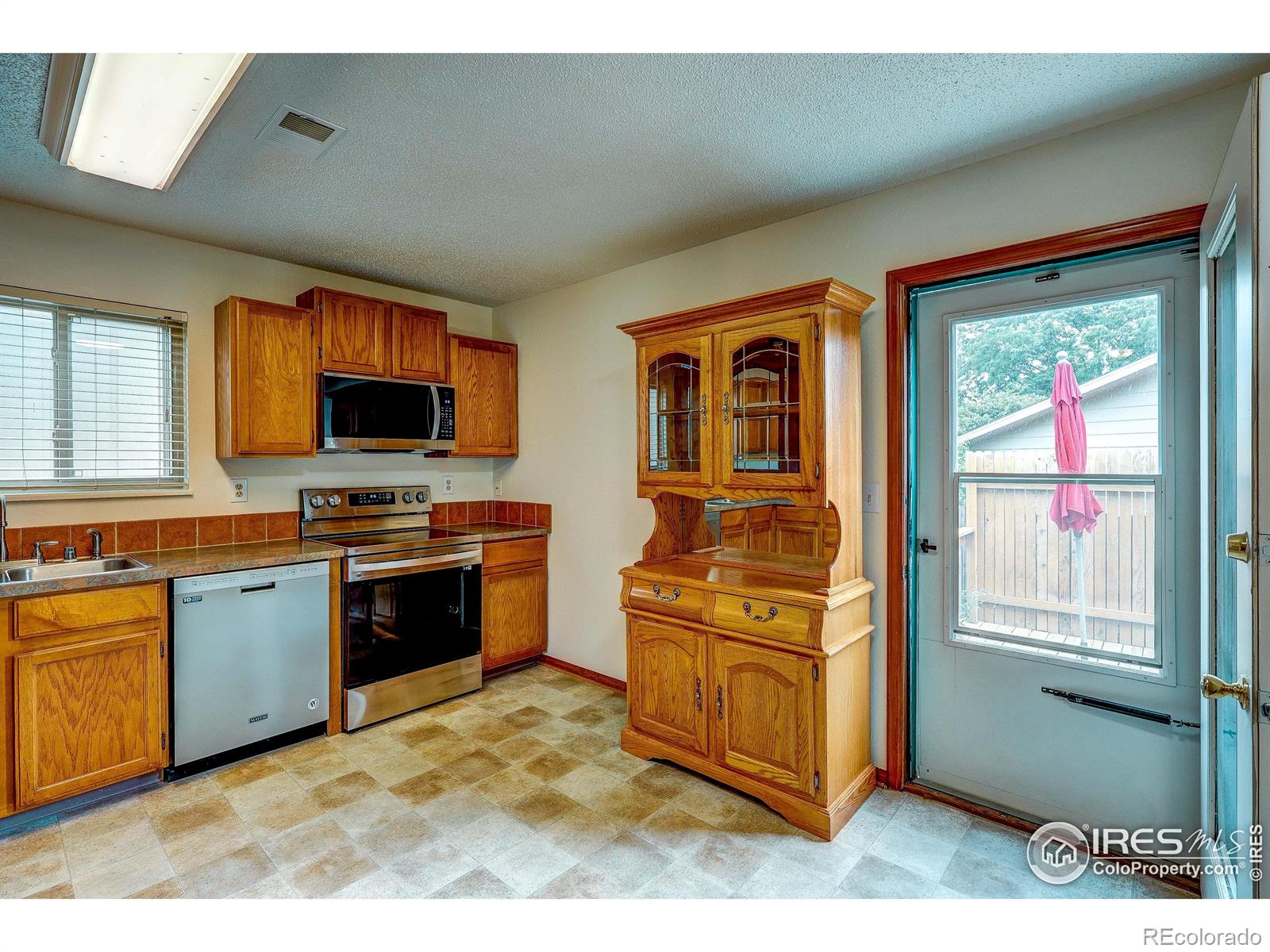 MLS Image #4 for 920  44th ave ct,greeley, Colorado