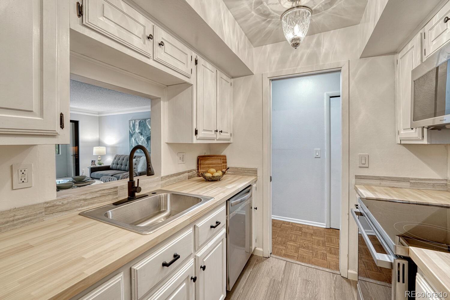 MLS Image #7 for 534 e 7th avenue,denver, Colorado