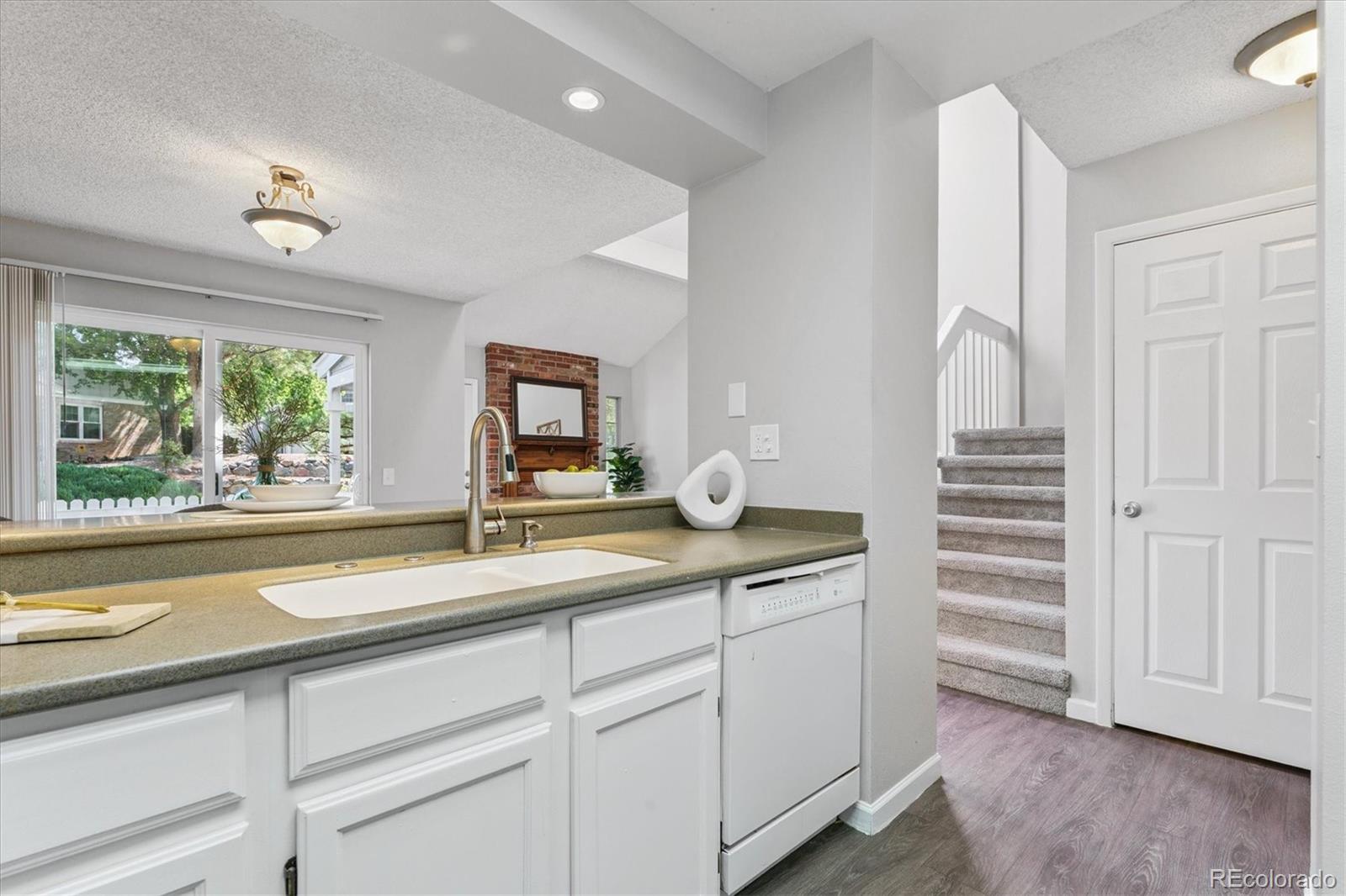 MLS Image #10 for 2901 w long drive,littleton, Colorado