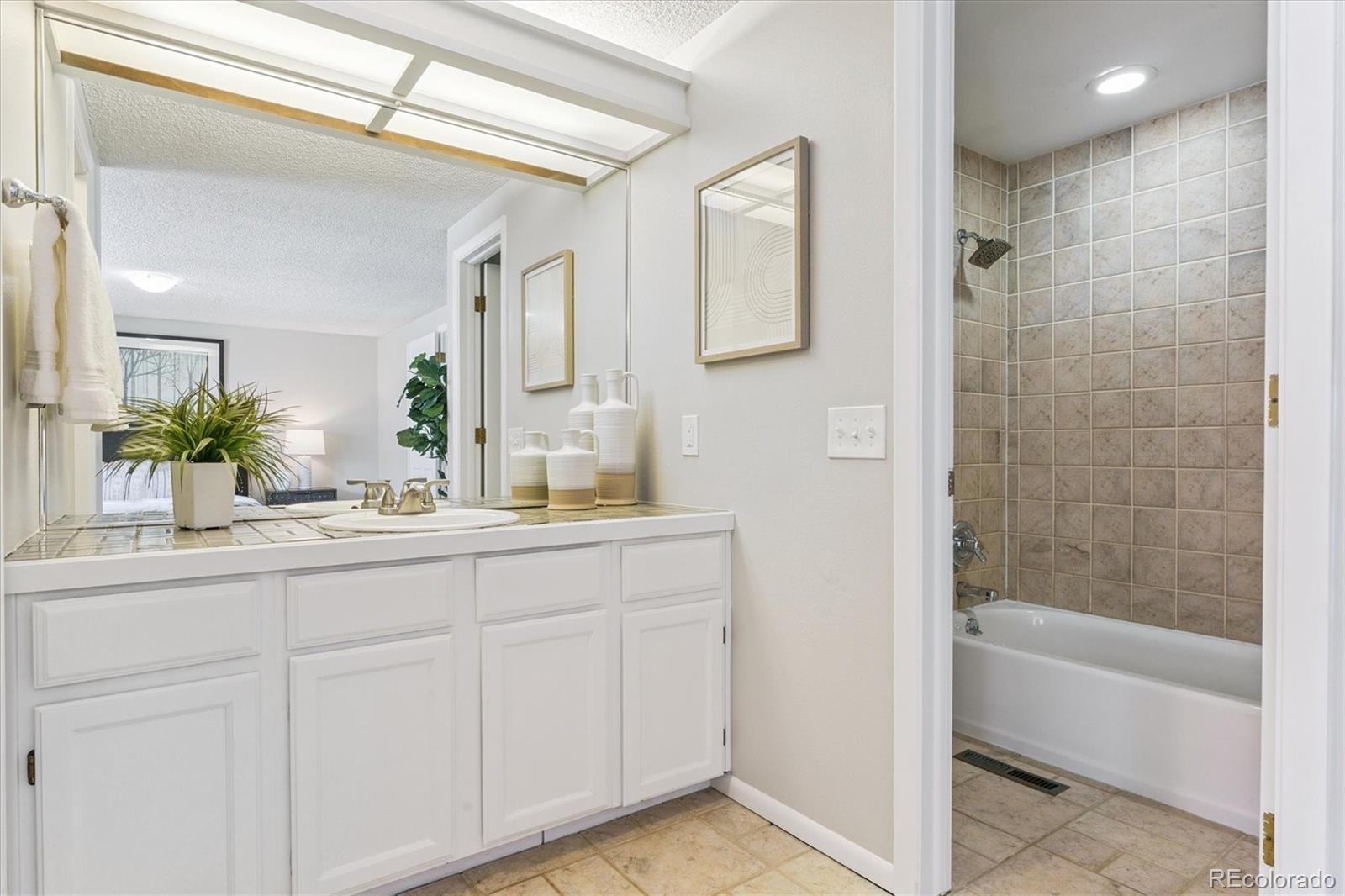 MLS Image #20 for 2901 w long drive,littleton, Colorado