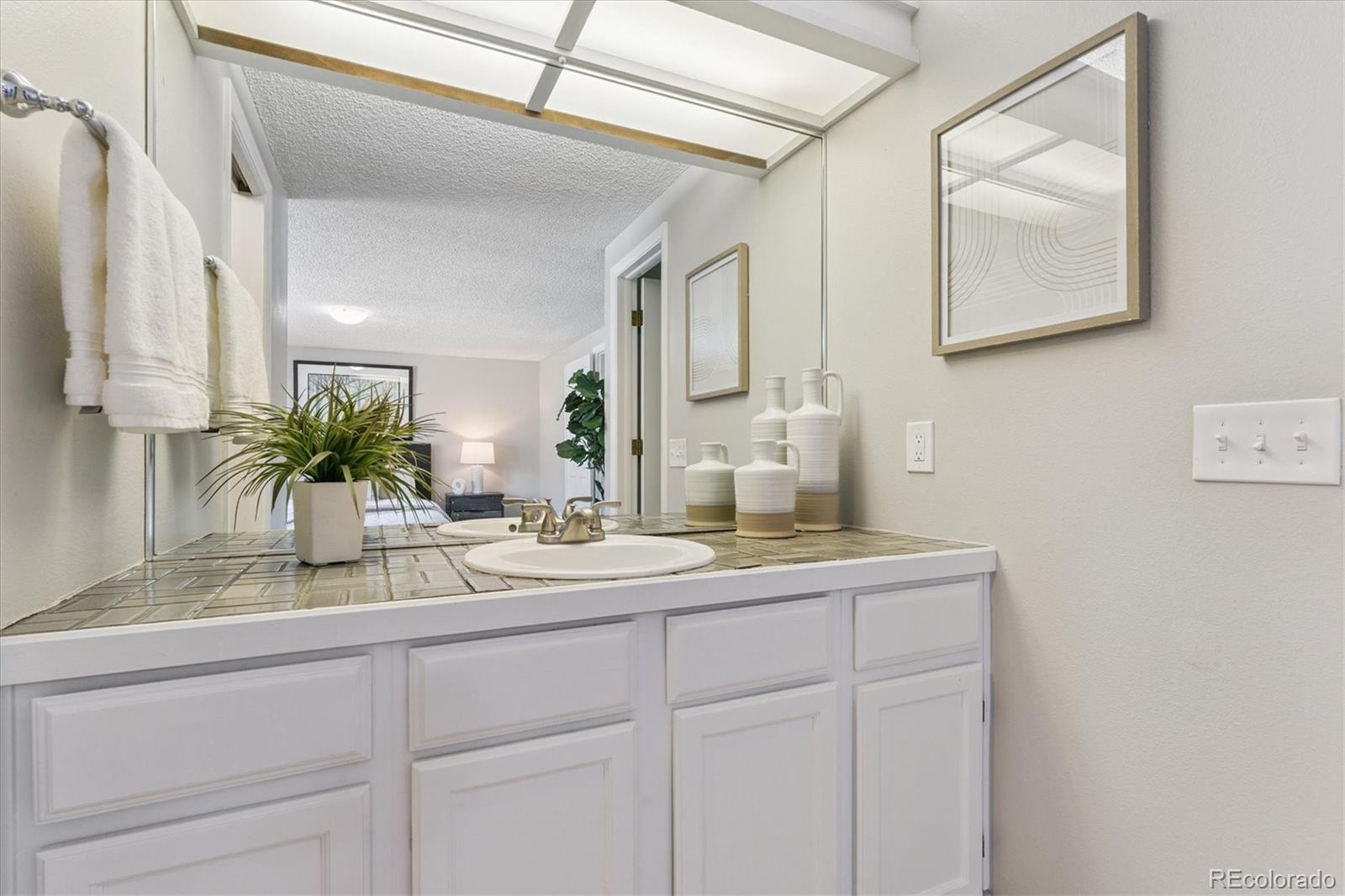 MLS Image #22 for 2901 w long drive,littleton, Colorado