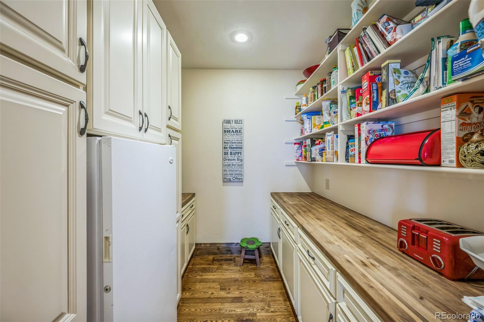 MLS Image #36 for 27062 e long circle,aurora, Colorado