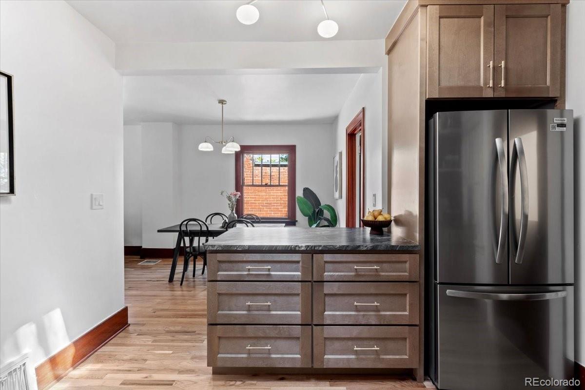 MLS Image #10 for 260 n delaware street,denver, Colorado