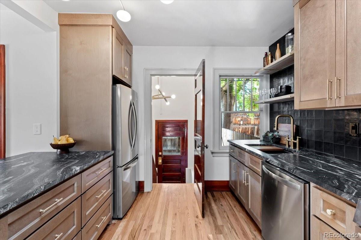 MLS Image #8 for 260 n delaware street,denver, Colorado