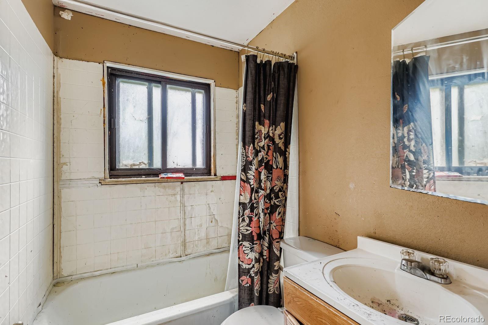 MLS Image #10 for 2200  poplar street,denver, Colorado