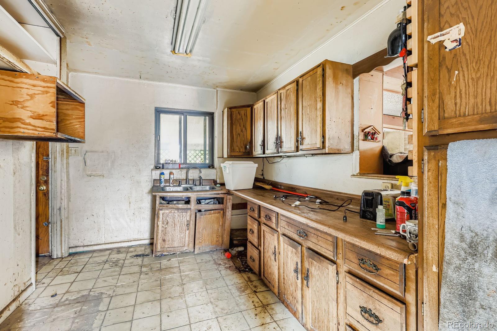 MLS Image #4 for 2200  poplar street,denver, Colorado