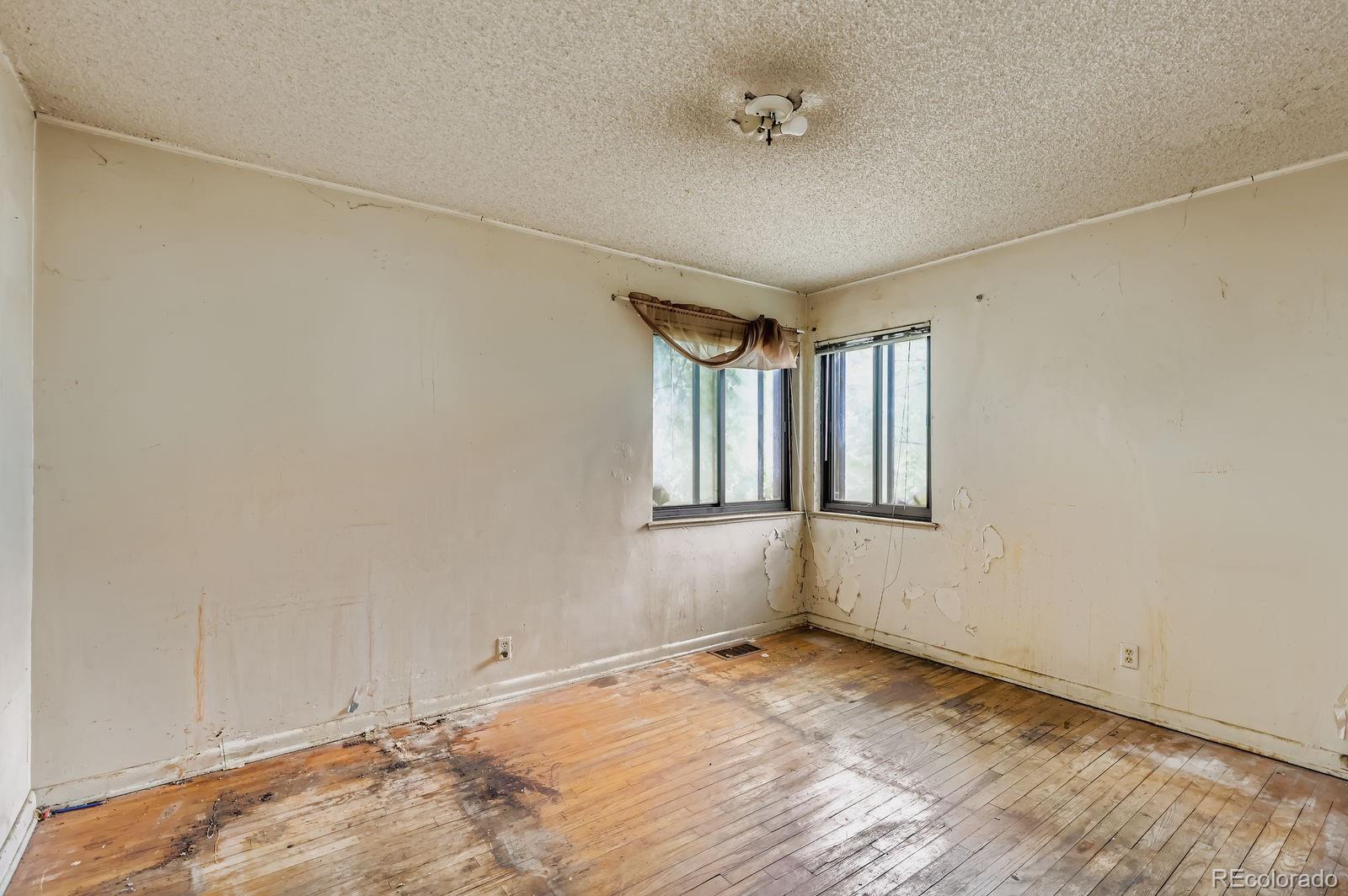 MLS Image #7 for 2200  poplar street,denver, Colorado