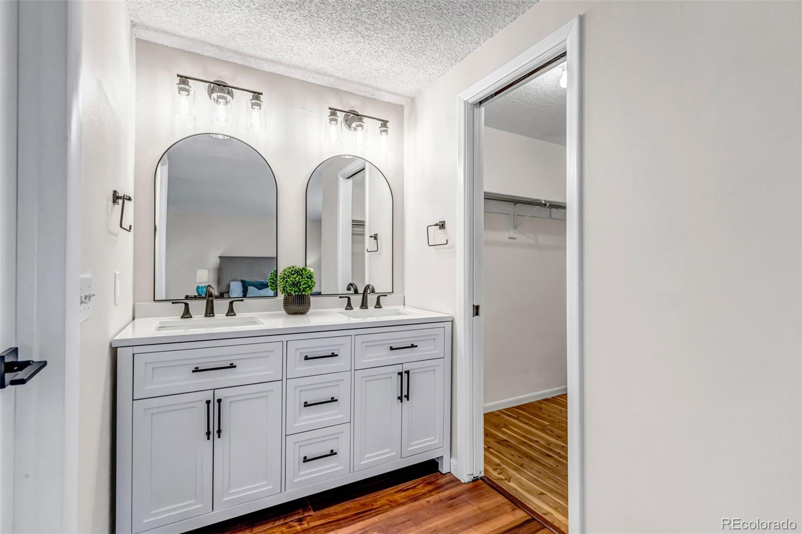 MLS Image #15 for 2821 w long drive,littleton, Colorado