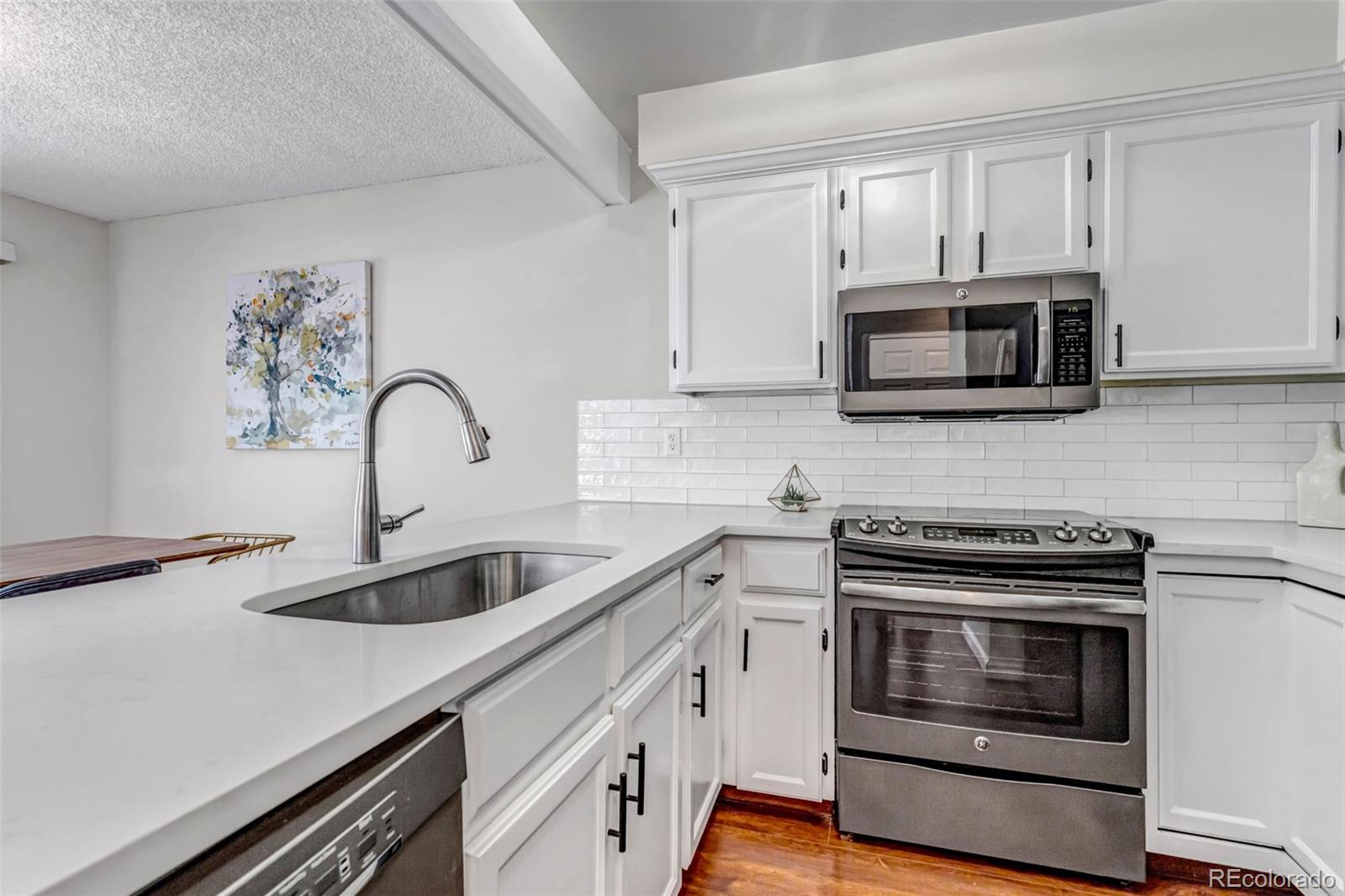 MLS Image #3 for 2821 w long drive,littleton, Colorado