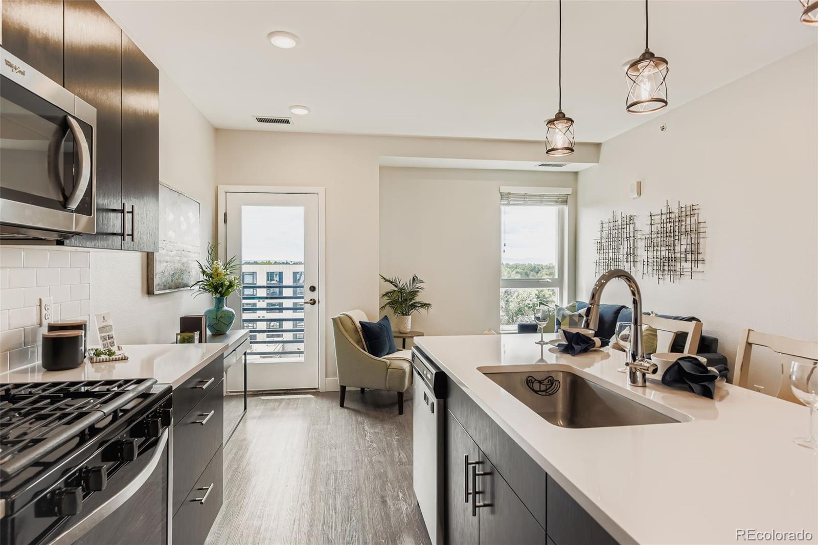 MLS Image #11 for 2374 s university boulevard 504,denver, Colorado