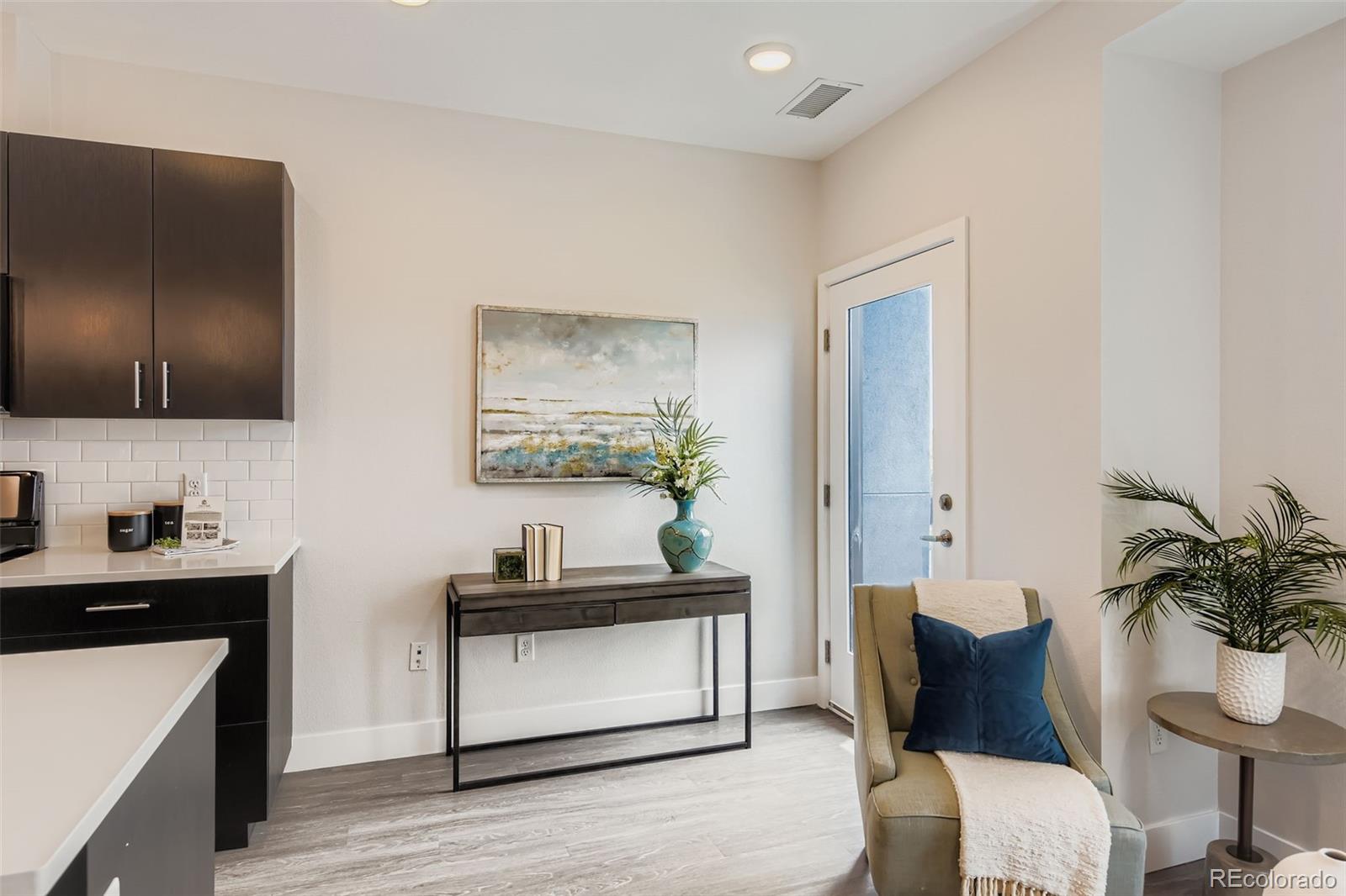 MLS Image #5 for 2374 s university boulevard 504,denver, Colorado
