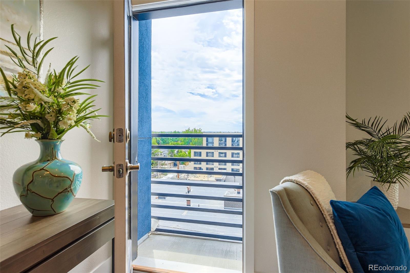 MLS Image #6 for 2374 s university boulevard 504,denver, Colorado