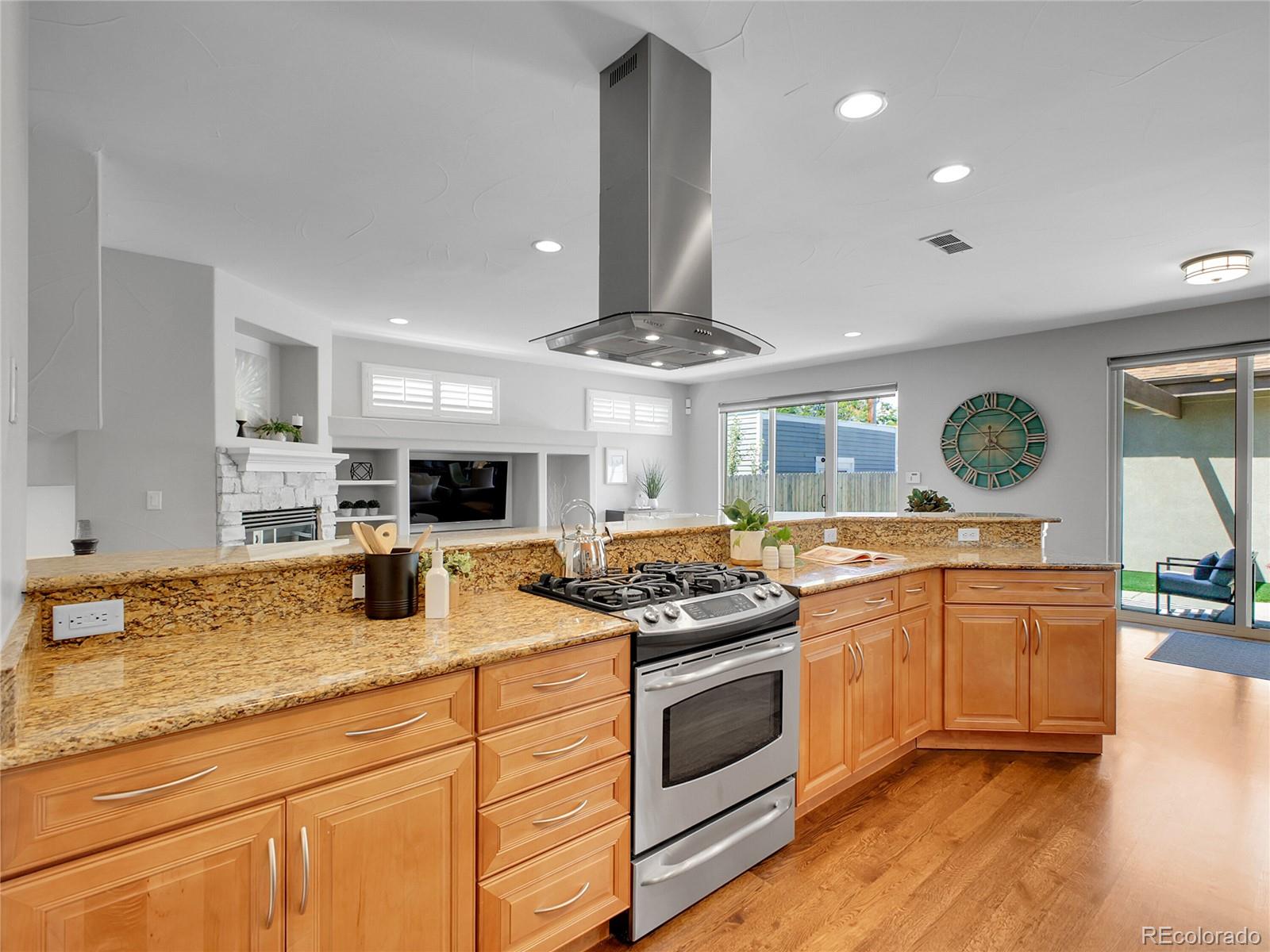 MLS Image #15 for 2249 s marion street,denver, Colorado