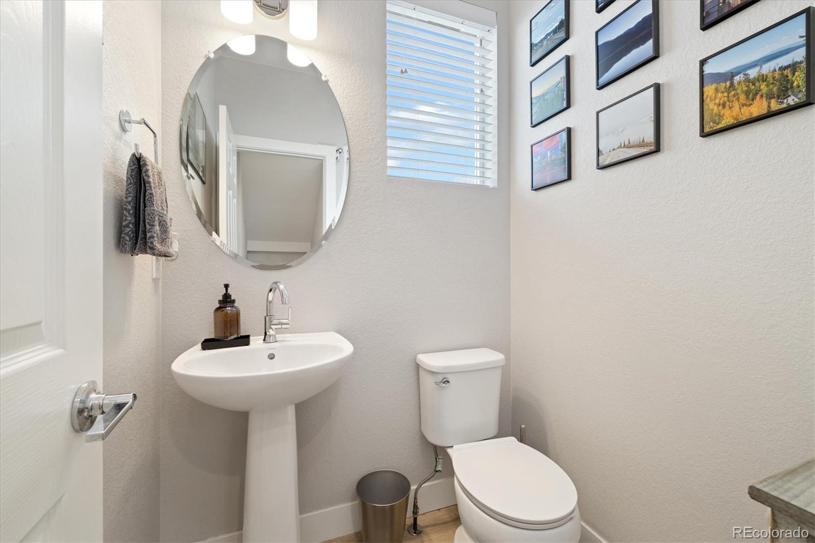 MLS Image #13 for 15694 e 47th drive,denver, Colorado