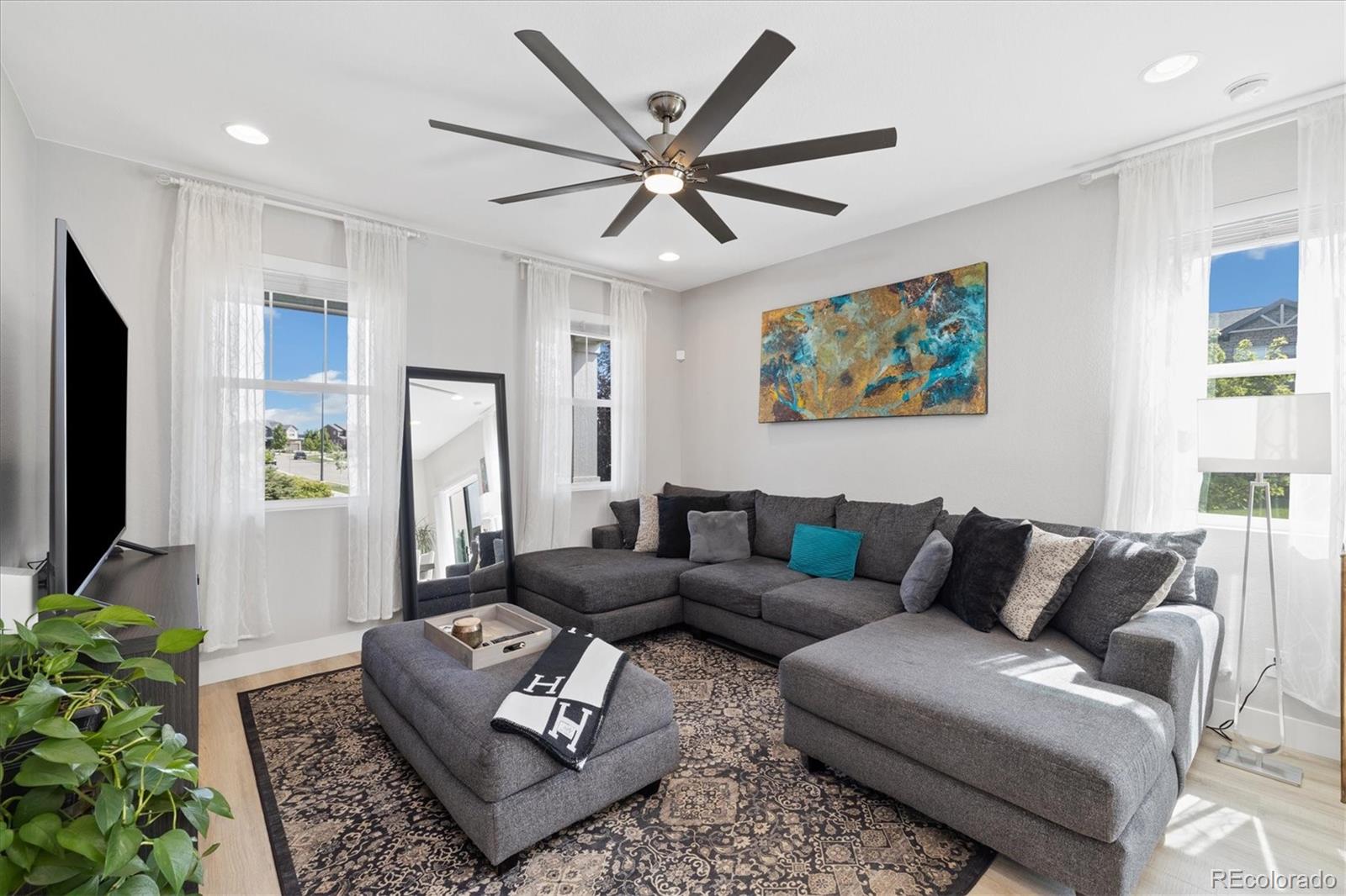 MLS Image #4 for 15694 e 47th drive,denver, Colorado